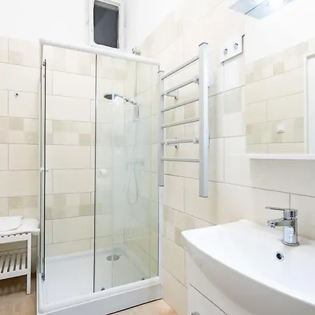 - New - Comfy Ac Apartman *