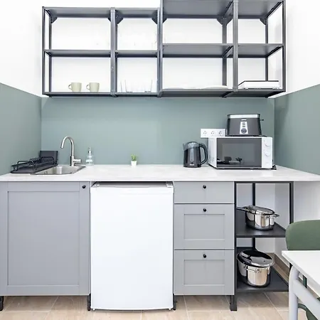 Lejlighed - New - Comfy Ac *